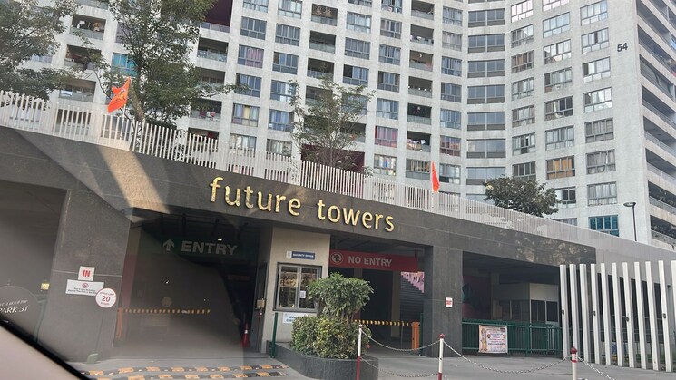 Exterior View, amanora-future-towers 2.5 Bedroom 1350 Sq.Ft. Apartment In Hadapsar Pune 8712998