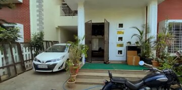 Parking in 4 BHK Villa at Samruddhi Lake Drive, Old Madras Road – for Sale