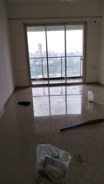 Room in 4 BHK Apartment at Mariners Paradise, Sector 87 – for Sale
