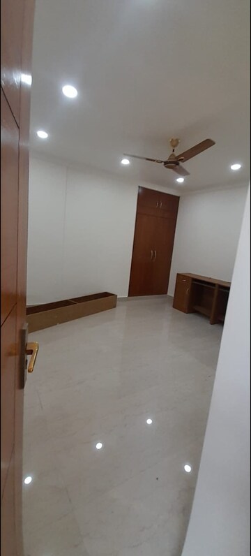Room in 3 BHK Builder Floor at Kalkaji – for Rent