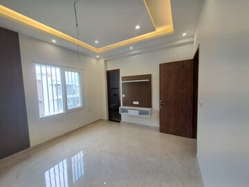 Room in 3 BHK Apartment at Ganesh Nagar – for Rent