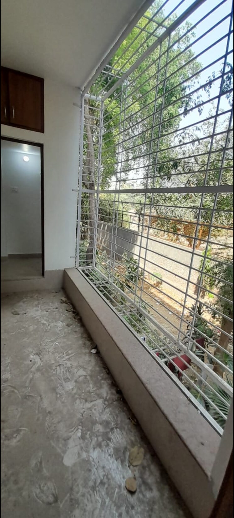 Balcony, chittaranjan park 3 Bedroom 1500 Sq.Ft. Builder Floor In Chittaranjan Park Delhi 8713334