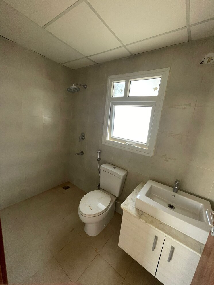 Bathroom, bhartiya-nikoo-homes 4 Bedroom 3168 Sq.Ft. Apartment In Thanisandra Main Road Bangalore 8713357