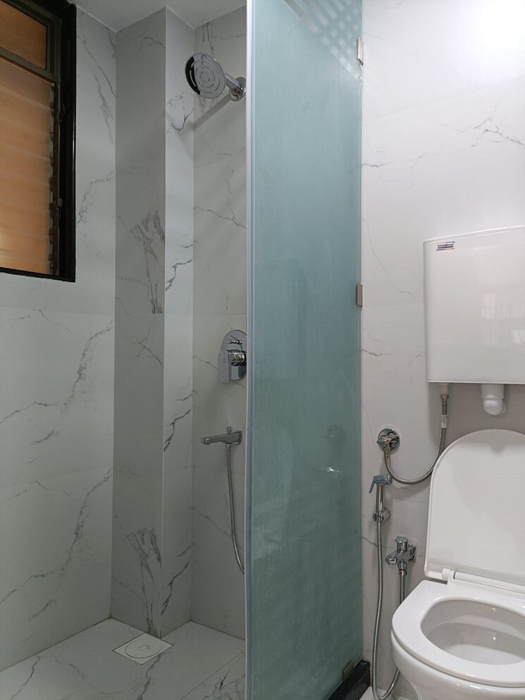 Bathroom, khar west 2 Bedroom 750 Sq.Ft. Apartment In Khar West Mumbai 8713872