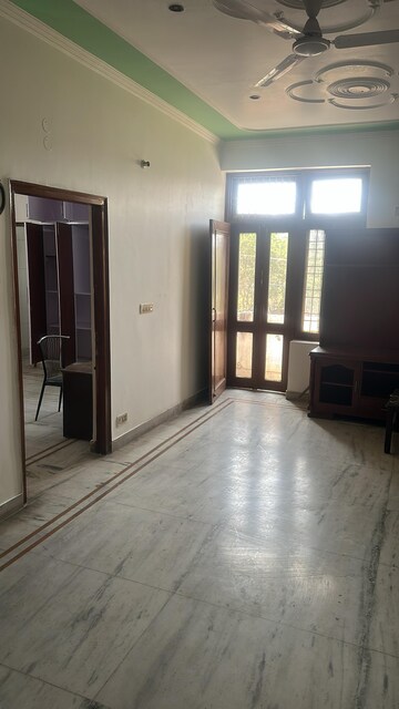 Room in 3 BHK Builder Floor at 3C Lotus Boulevard Espacia, Sector 100 – for Rent