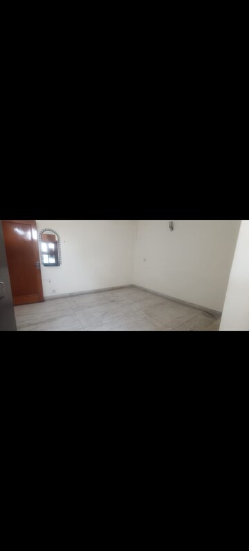 Room in 4 BHK Builder Floor at Greater Kailash – for Rent