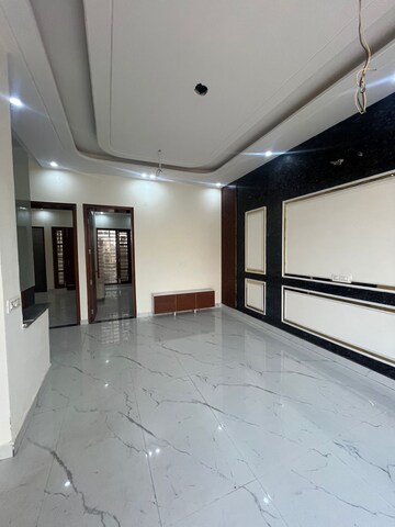 Room in 4 BHK Independent House at Sector 115 – for Sale