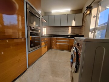 Parking in 3 BHK Apartment at Khar West – for Sale