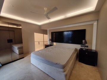 Bedroom in 3 BHK Apartment at Khar West – for Sale