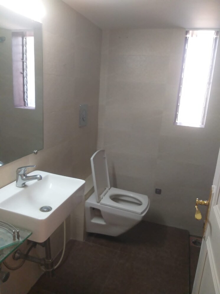 Bathroom, palacimo-chs 3 Bedroom 1500 Sq.Ft. Apartment In Santacruz West Mumbai 8714309