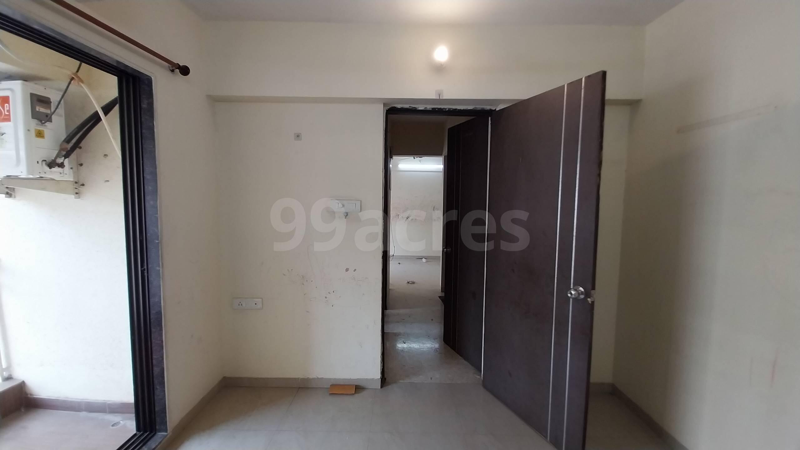 1 BHK Apartment For Sale in Shah Alpine