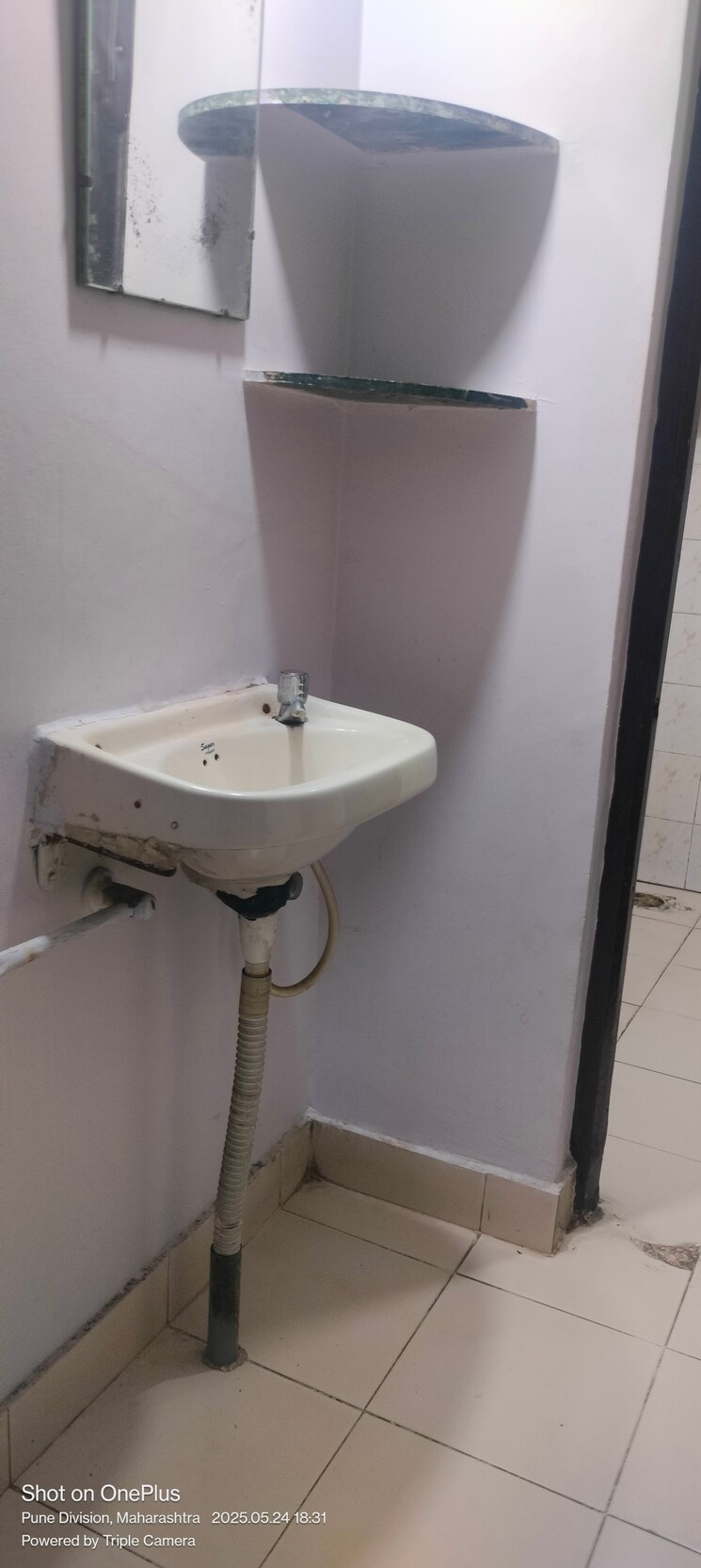 Bathroom, goyal-enclave 1 Bedroom 580 Sq.Ft. Apartment In Vishrantwadi Pune 8714357