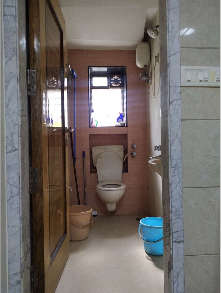 Bathroom, bandra west 2 Bedroom 750 Sq.Ft. Apartment In Bandra West Mumbai 8714352
