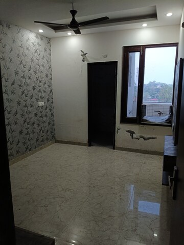 Room in 3 BHK Builder Floor at Dhakoli – for Rent