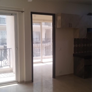 Room in 3 BHK Apartment at Signature Global Park 4 and 5, Sohna Sector 34 – for Rent