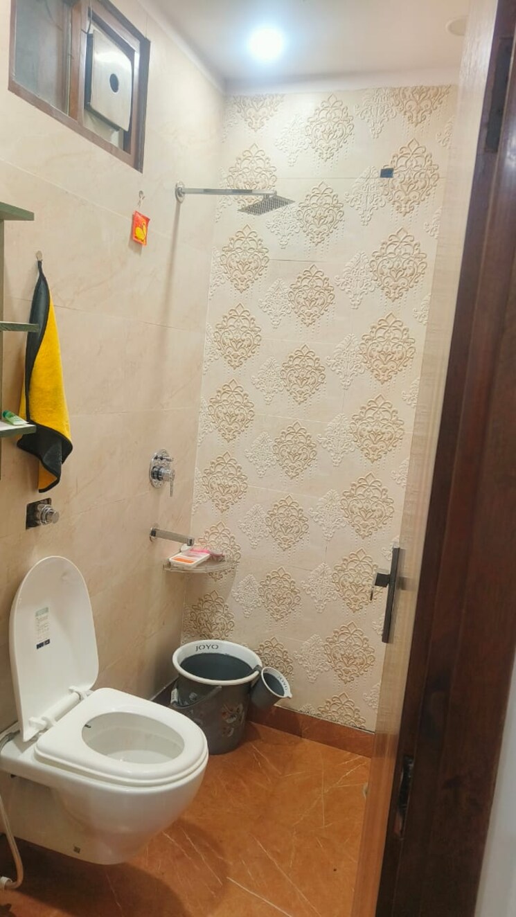 Bathroom, meenakshi garden 2 Bedroom 700 Sq.Ft. Builder Floor In Meenakshi Garden Delhi 8714367