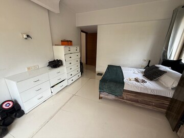 Living Room in 3 BHK Apartment at Khar West – for Rent
