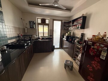 Parking in 3 BHK Apartment at Khar West – for Rent