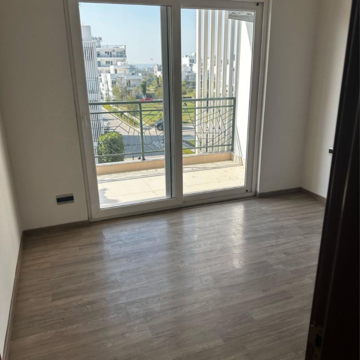 Room in 3 BHK Apartment at Central Park 3 Flower Valley, Sohna Sector 33 – for Rent