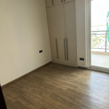 Room in 3 BHK Apartment at Central Park 3 Flower Valley, Sohna Sector 33 – for Rent
