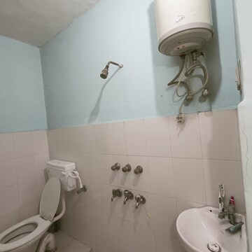 Bathroom in 2 BHK Independent House at Gomti Nagar – for Rent