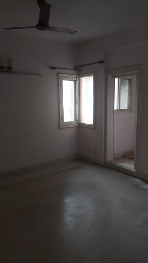 3.5 BHK Apartment For Sale in Mayur Vihar