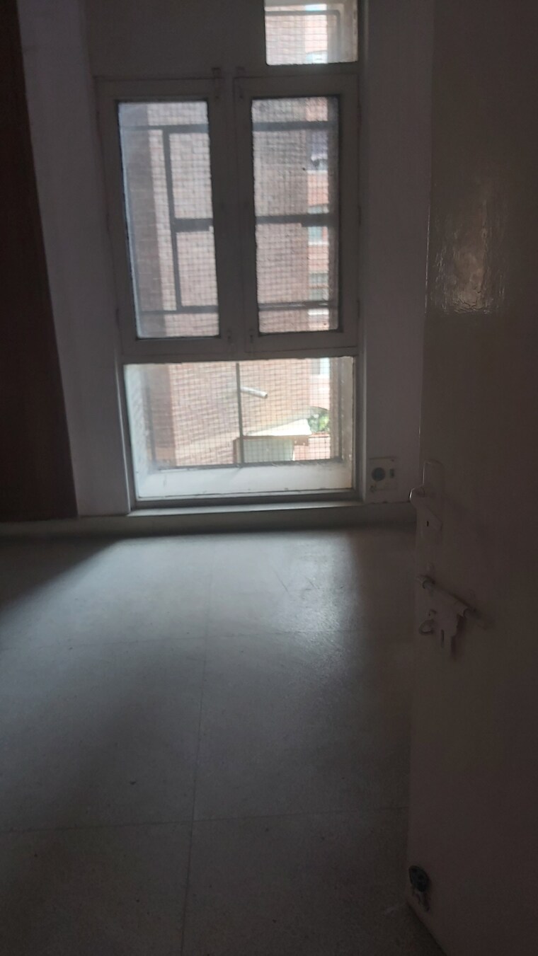 Room, mayur vihar 3.5 Bedroom 1350 Sq.Ft. Apartment In Mayur Vihar Delhi 8714407