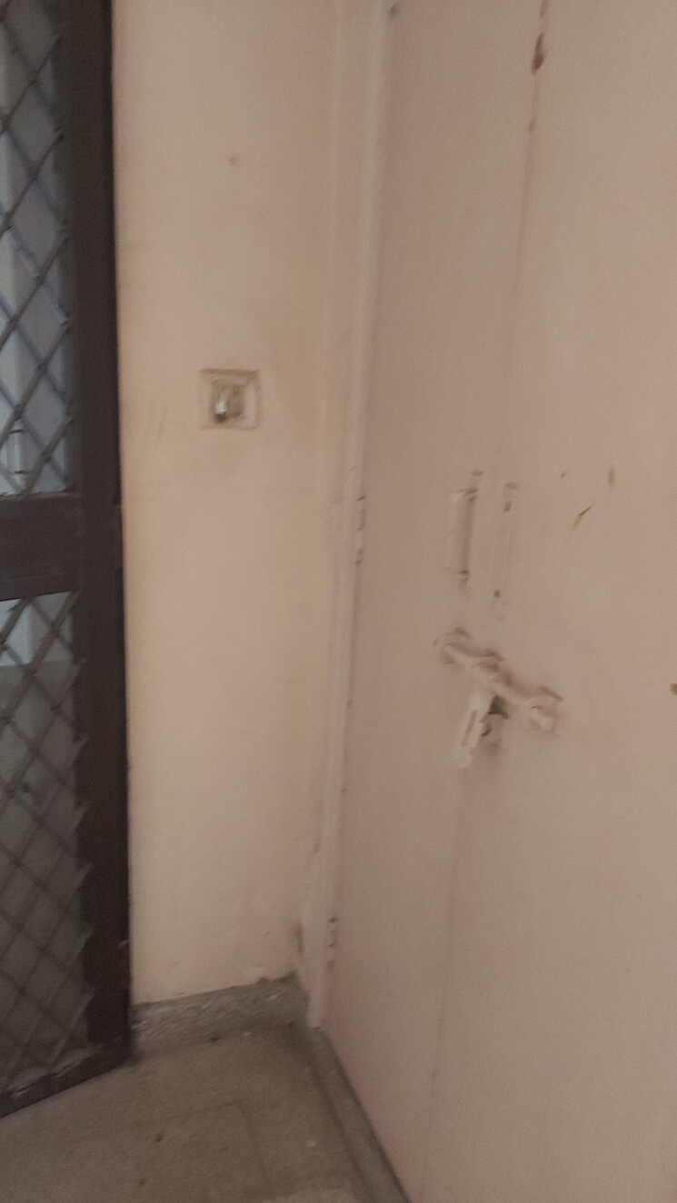 undefined, mayur vihar 3.5 Bedroom 1350 Sq.Ft. Apartment In Mayur Vihar Delhi 8714407