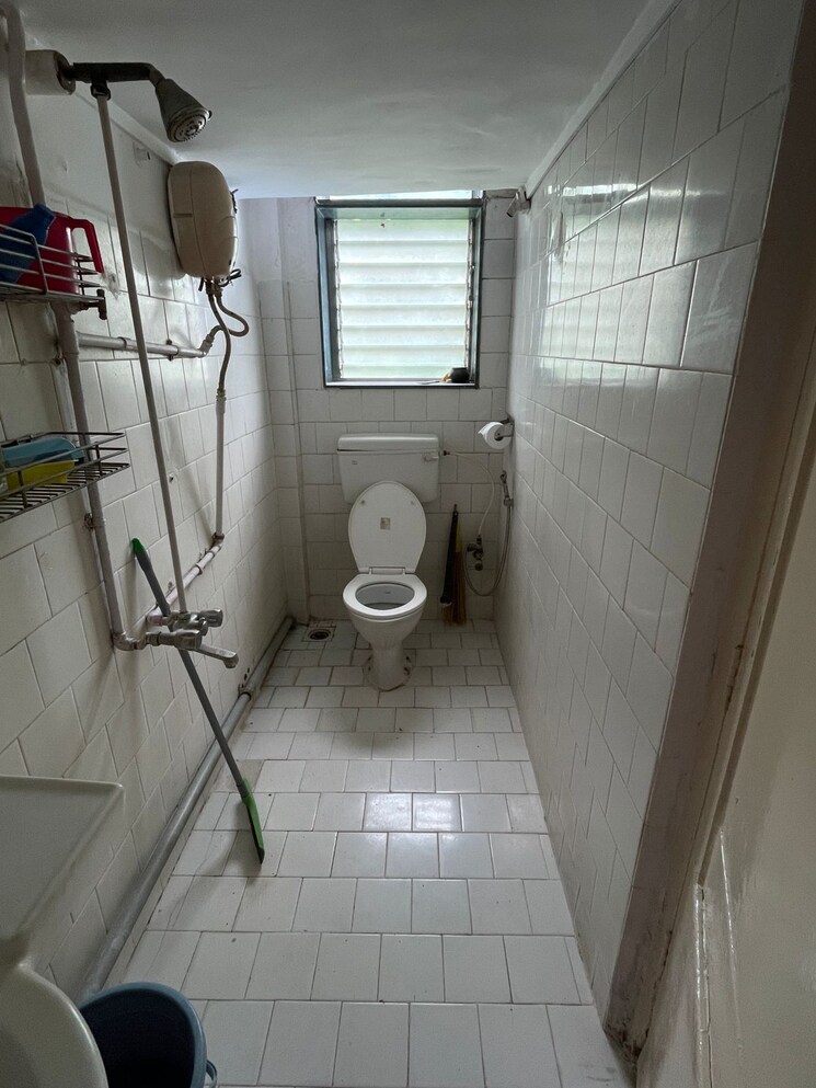 Bathroom, vile parle west 2 Bedroom 700 Sq.Ft. Apartment In Vile Parle West Mumbai 8714412