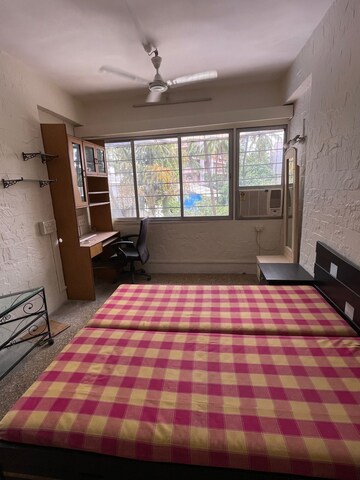Bedroom in 2 BHK Apartment at Vile Parle West – for Rent
