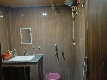 Bathroom in 6+ BHK Independent House at Jankipuram Extension – for Sale