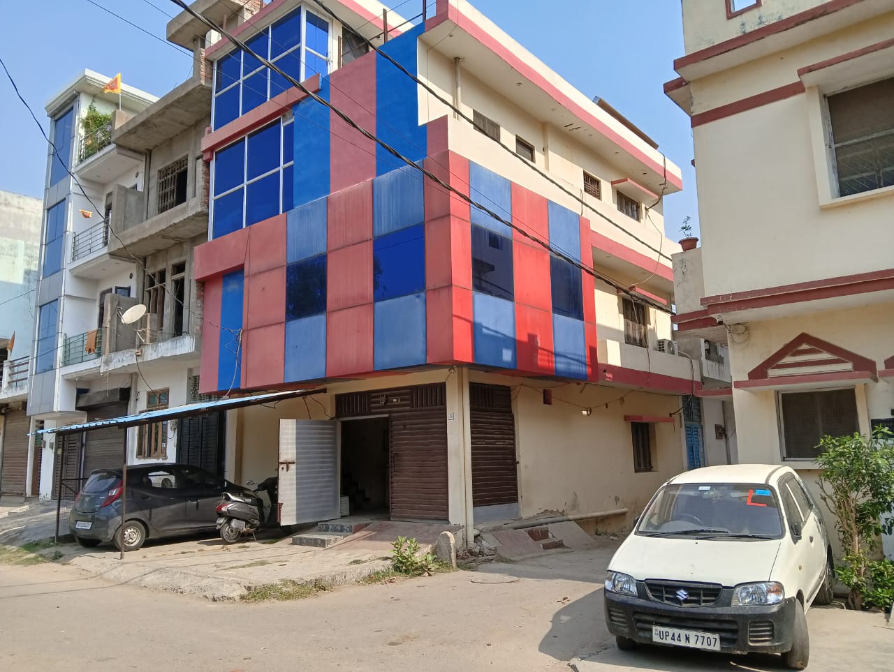 6+ BHK + Servant Room,Study Room,Extra Room Independent House For Sale in Jankipuram Extension
