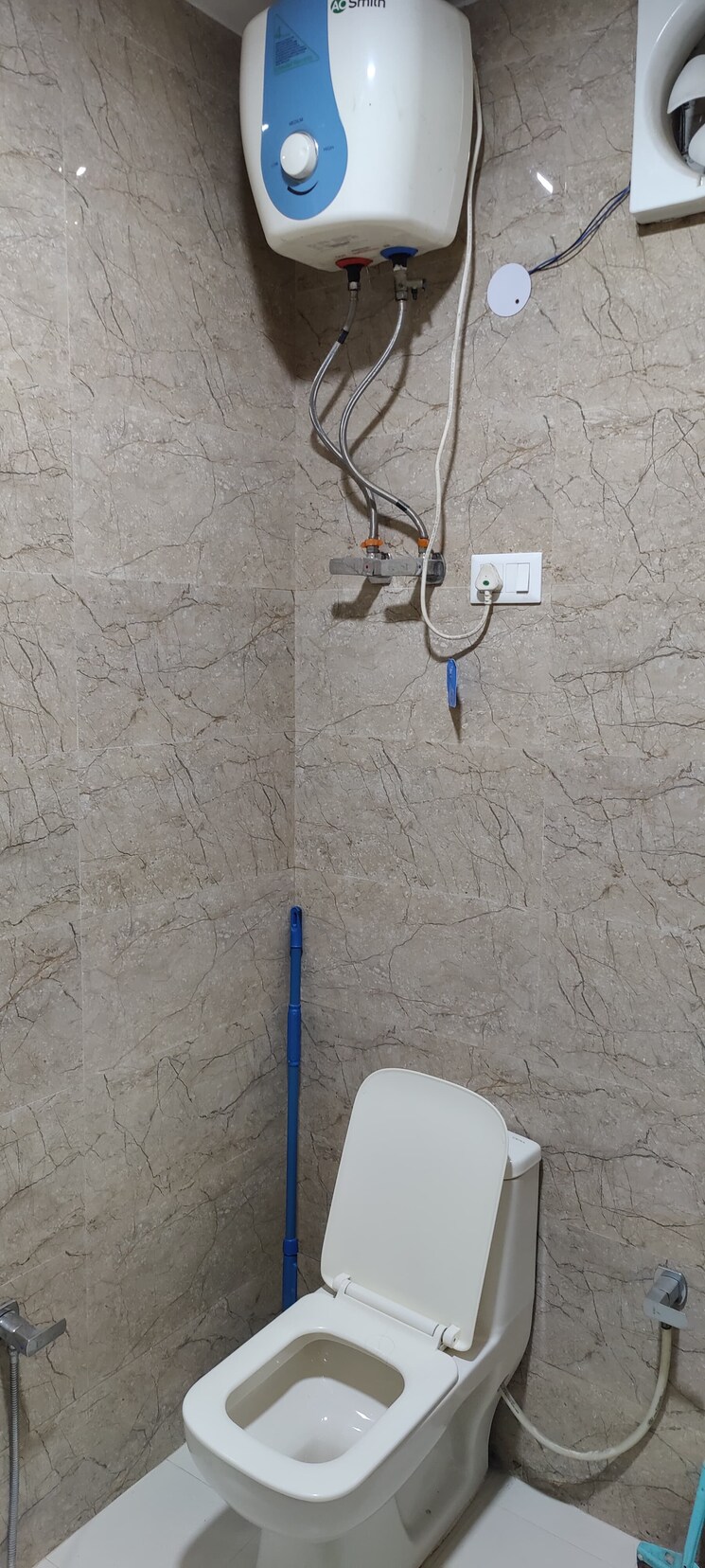 Bathroom, subhash nagar 1 Bedroom 600 Sq.Ft. Builder Floor In Subhash Nagar Delhi 8714419