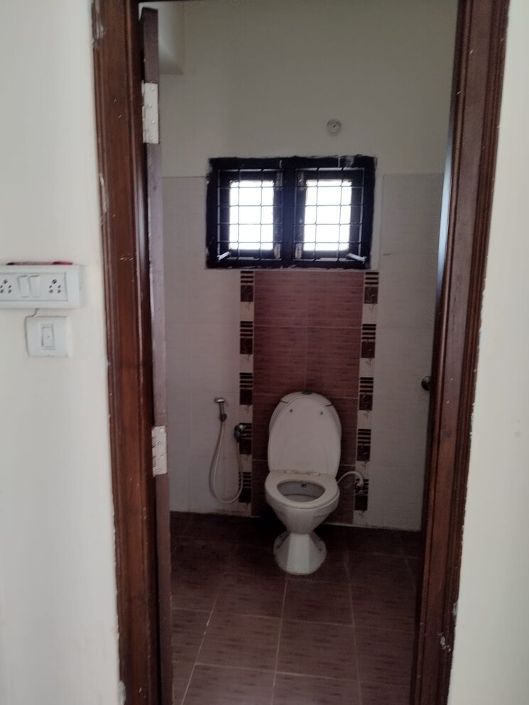 Bathroom, vishnu-homes-kondapur 3 Bedroom 2200 Sq.Ft. Apartment In Kondapur Hyderabad 8714425