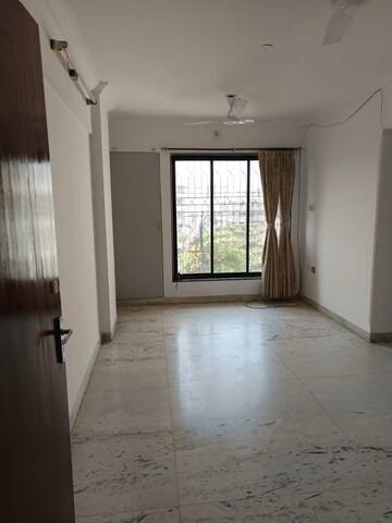 Room in 1 BHK Apartment at Krishna Galaxy Santacruz, Santacruz East – for Rent