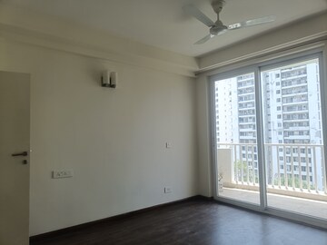 Room in 4 BHK Apartment at Emaar Palm Terraces Select, Sector 66 – for Rent