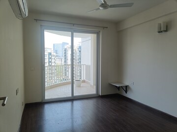 Room in 4 BHK Apartment at Emaar Palm Terraces Select, Sector 66 – for Rent