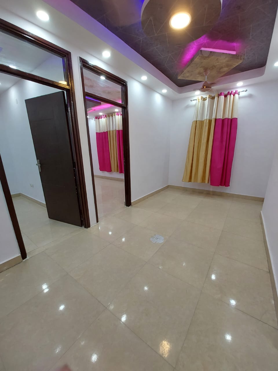 3 BHK Builder Floor For Rent in Sarvapriya Vihar