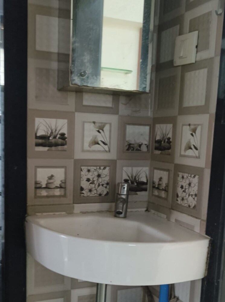 Bathroom, navyug-chs-santacruz-east 1 Bedroom 500 Sq.Ft. Apartment In Santacruz East Mumbai 8714500