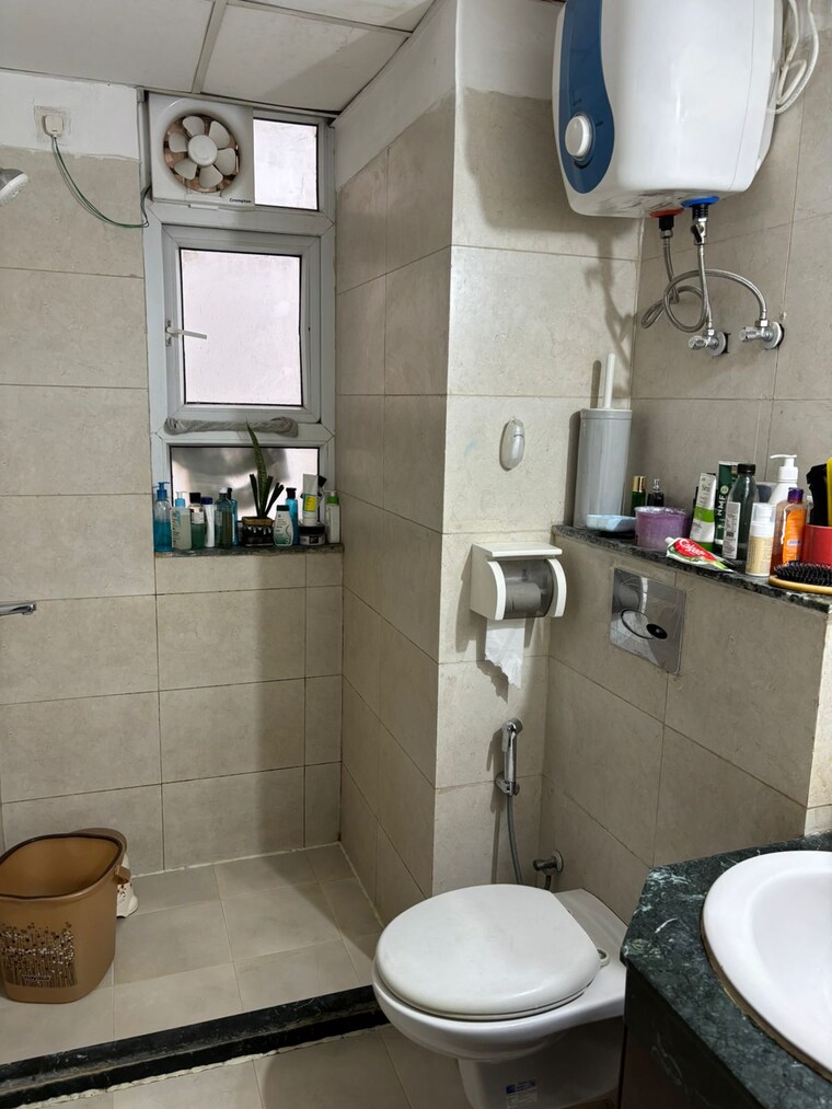 Attached Bathroom, bptp-spacio 2.5 Bedroom 1303 Sq.Ft. Apartment In Sector 37d Gurgaon 8714520