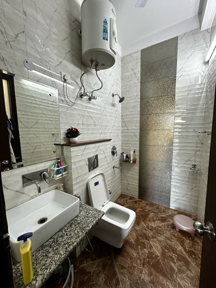 Bathroom, bestech-park-view-spa 3 Bedroom 2470 Sq.Ft. Apartment In Sector 47 Gurgaon 8714511