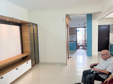 Room in 2.5 BHK Apartment at Aparna Serene Park, Kondapur – for Rent