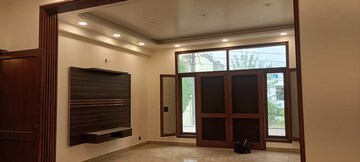 Room in 3 BHK Builder Floor at Sector 49 – for Rent