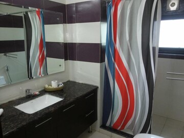Bathroom in 2.5 BHK Independent House at Sector 55 – for Rent