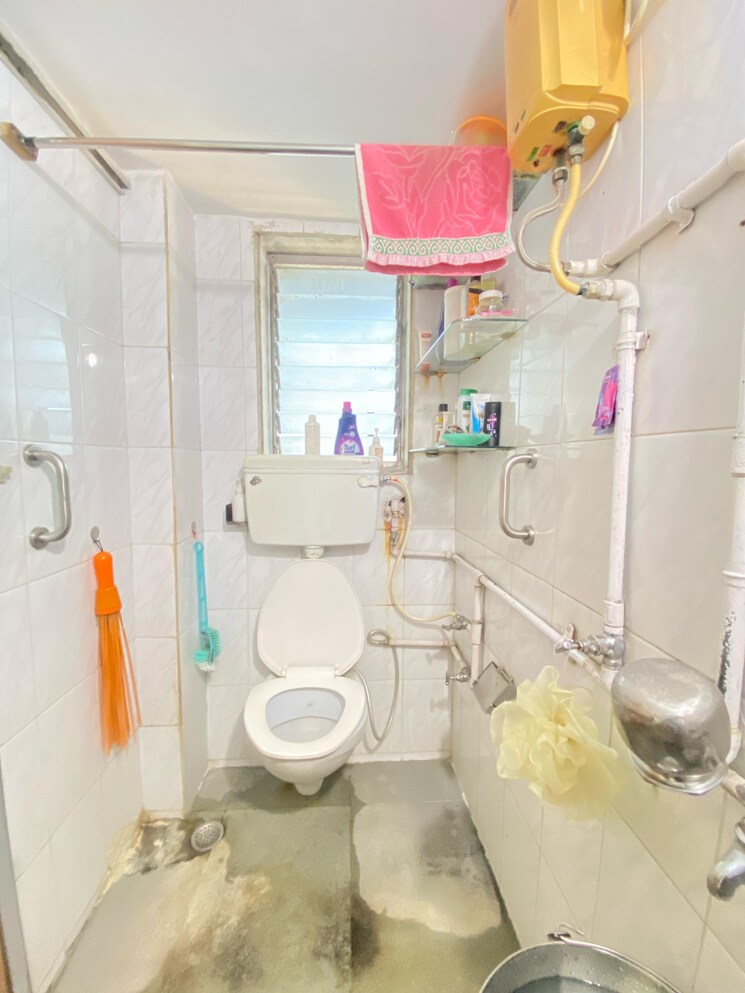 Bathroom, triveni-apartment-dadar-west 1 RK 240 Sq.Ft. Apartment In Dadar West Mumbai 8714561