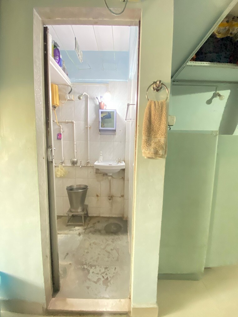 Bathroom, triveni-apartment-dadar-west 1 RK 240 Sq.Ft. Apartment In Dadar West Mumbai 8714561