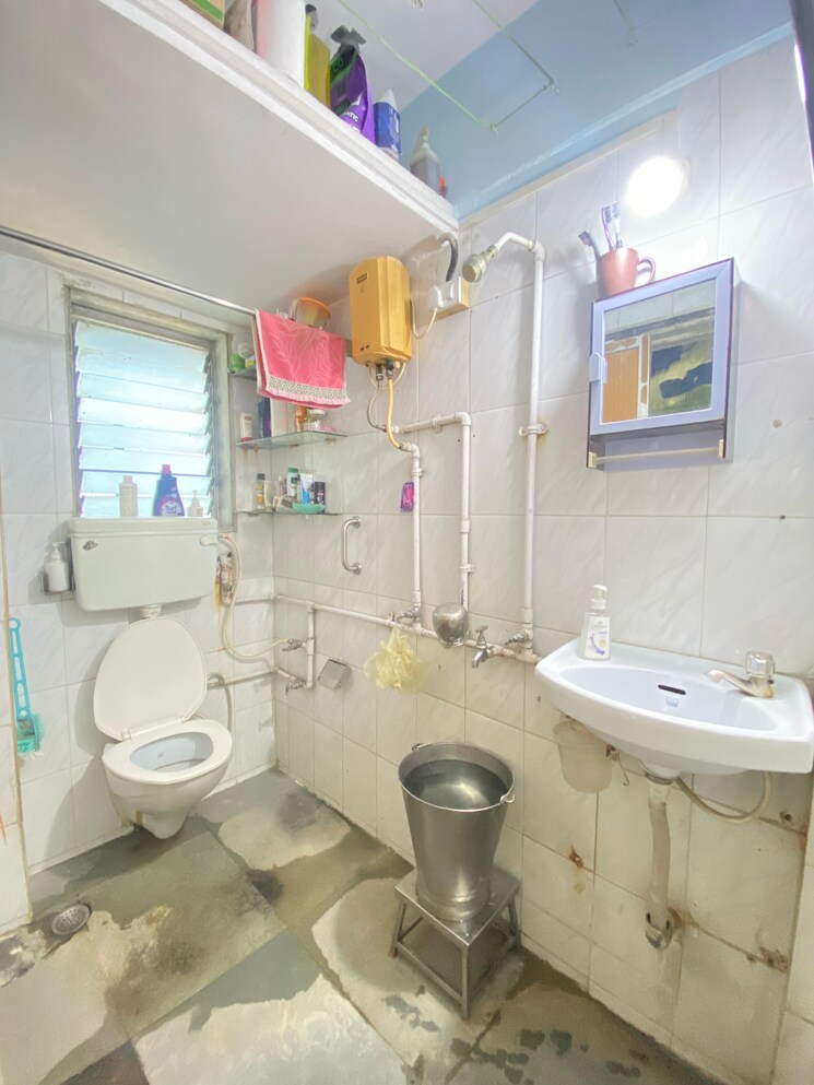 Bathroom, triveni-apartment-dadar-west 1 RK 240 Sq.Ft. Apartment In Dadar West Mumbai 8714561