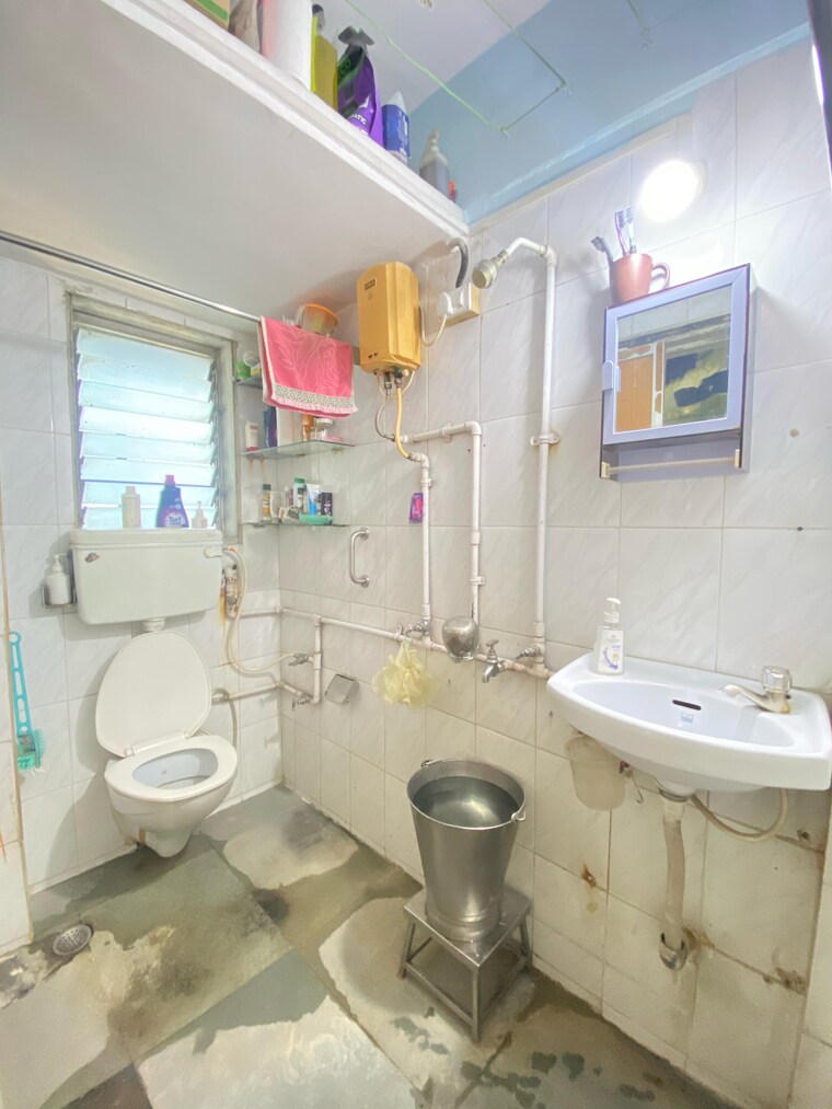 Bathroom, triveni-apartment-dadar-west 1 RK 240 Sq.Ft. Apartment In Dadar West Mumbai 8714561