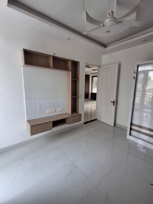 Room in 3 BHK Builder Floor at Sahastradhara Road – for Sale