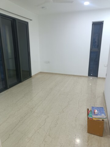 Room in 3 BHK Apartment at Lodha Dioro, Wadala – for Rent